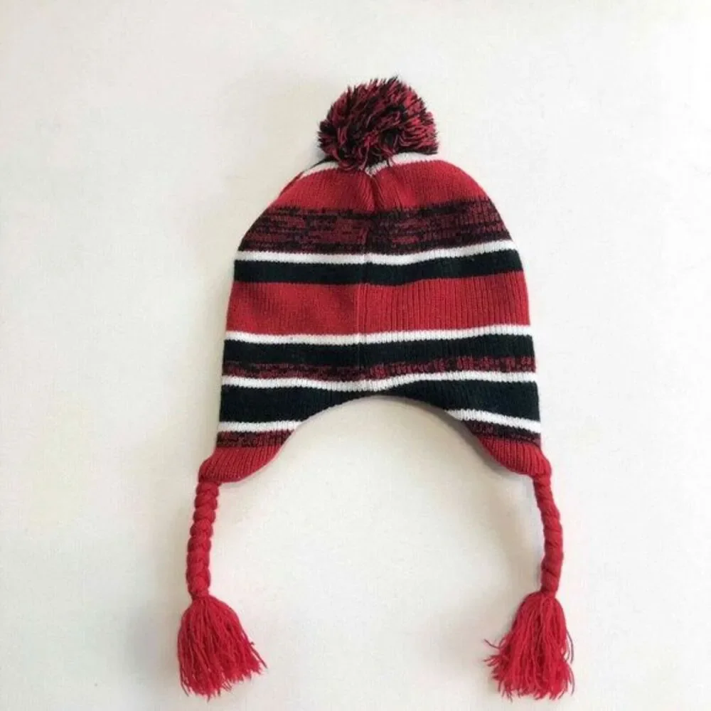 Weatherproof Kids Red Black Striped Earflap‎ Beanie Pom Pom Hat Size 4/7 AC002